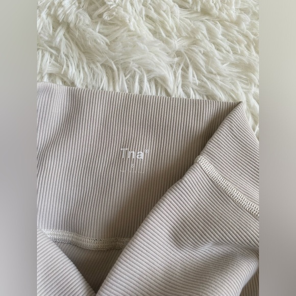 Aritzia TNA Ribbed  Legging - Picture 5 of 9